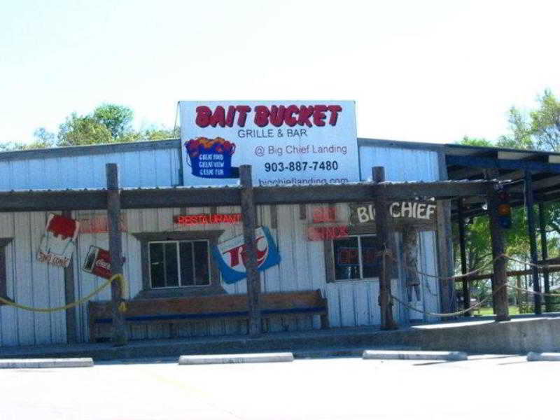 Days Inn Gun Barrel City Bagian luar foto