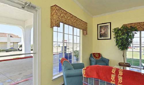 Days Inn Gun Barrel City Bagian luar foto