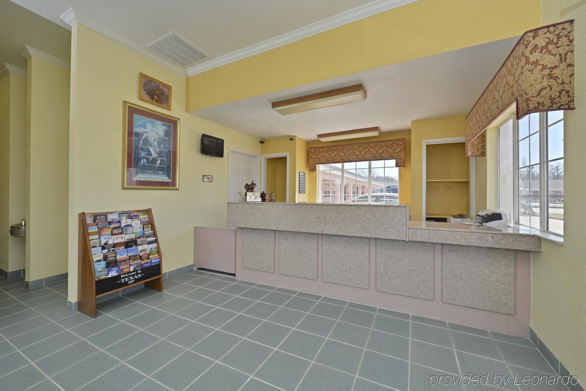Days Inn Gun Barrel City Bagian luar foto