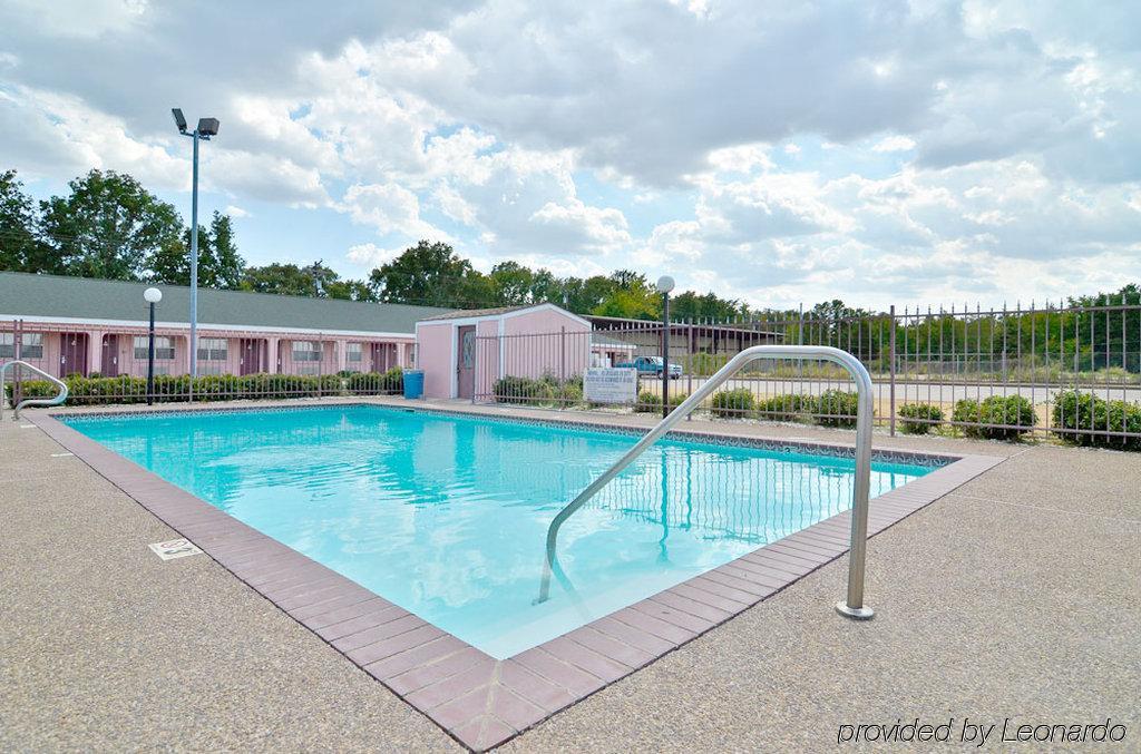 Days Inn Gun Barrel City Bagian luar foto